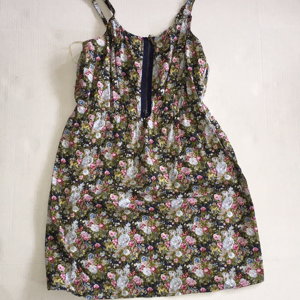 🌸 Mine Floral Mini Dress with Zipper Front – Size L